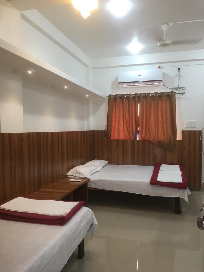 Hotel Joshi Yatri Niwas Kolhapur Exterior foto