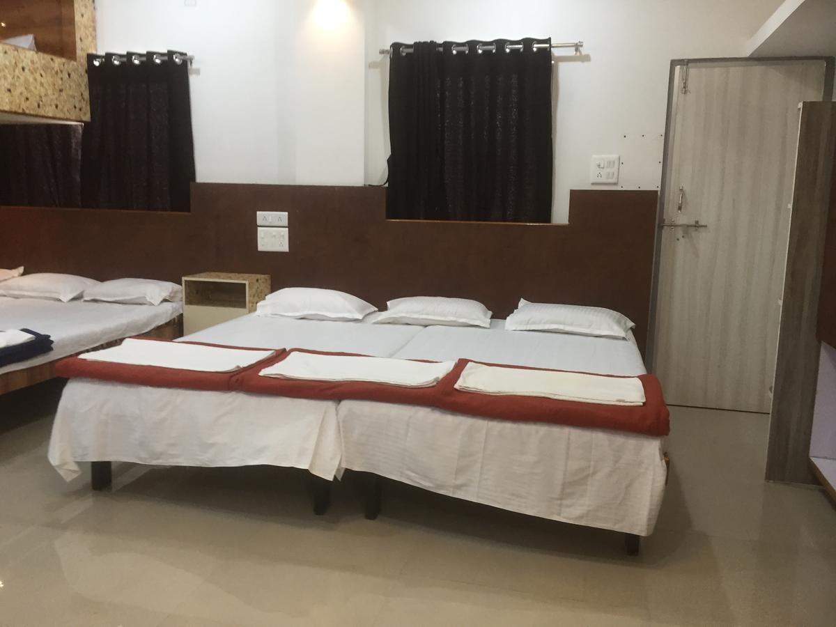 Hotel Joshi Yatri Niwas Kolhapur Exterior foto