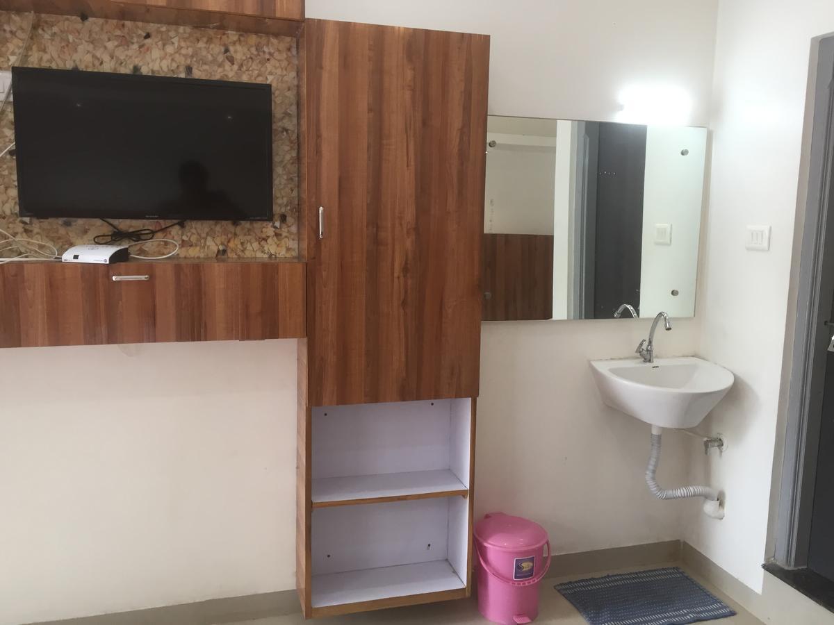 Hotel Joshi Yatri Niwas Kolhapur Exterior foto