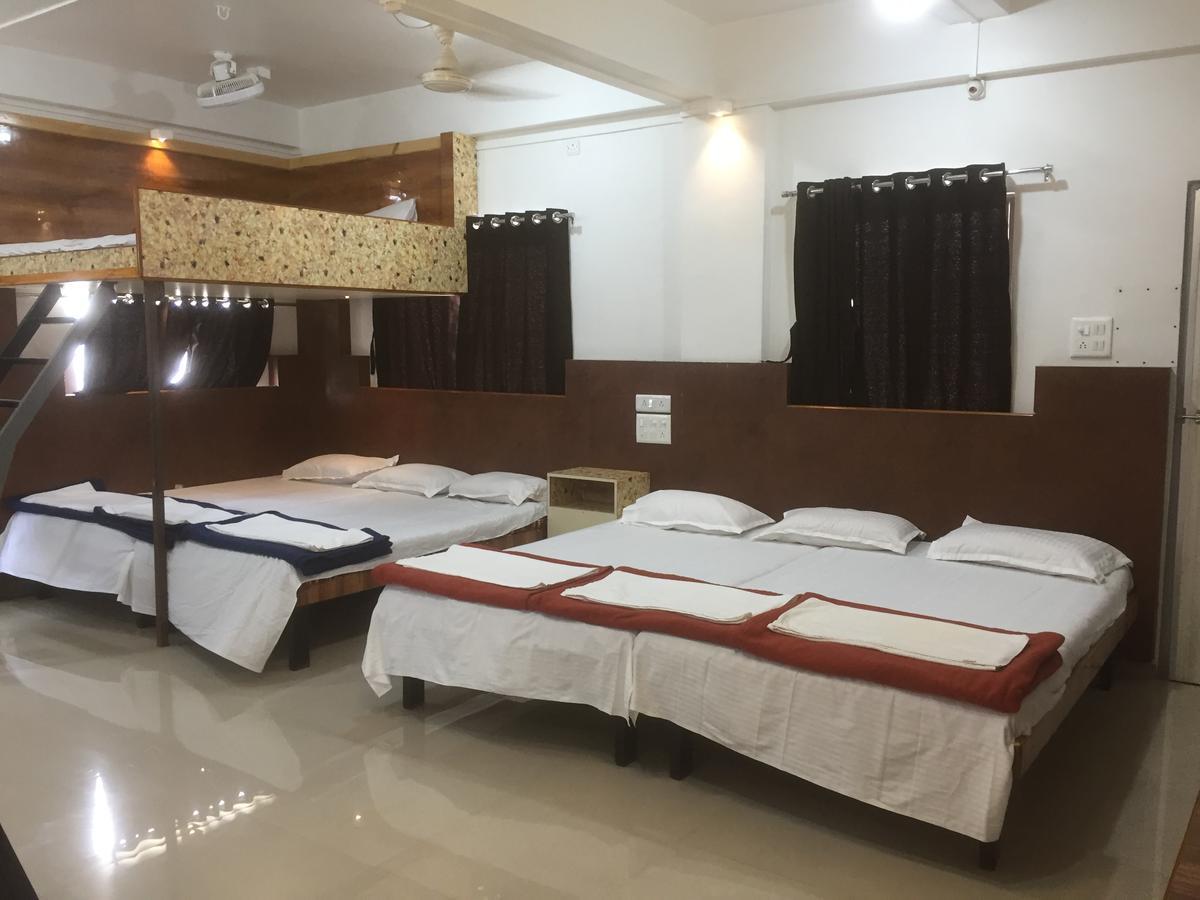Hotel Joshi Yatri Niwas Kolhapur Exterior foto